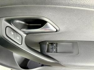 Volkswagen Polo Vivo hatch 1.4 Comfortline - Image 13