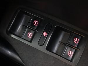 Volkswagen Polo sedan 1.4 Comfortline - Image 25