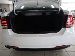 Volkswagen Polo sedan 1.4 Comfortline - Image 26