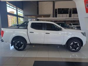 Nissan Navara 2.5DDTi double cab SE manual - Image 9