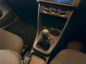 Volkswagen Polo Vivo hatch 1.4 Life - Image 15