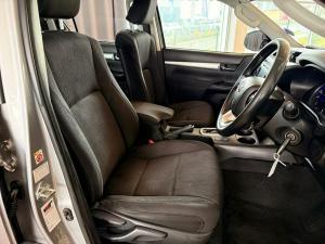 Toyota Hilux 2.8GD-6 double cab Raider auto - Image 11
