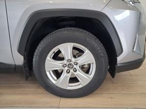 Toyota RAV4 2.0 GX auto - Image 18