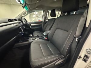 Toyota Hilux 2.8GD-6 double cab Raider auto - Image 7