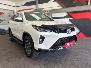 Toyota Fortuner 2.4GD-6 manual - Image 1