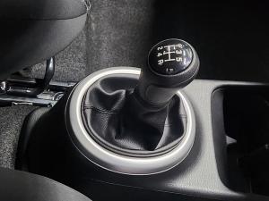 Toyota Vitz 1.0 XR manual - Image 9