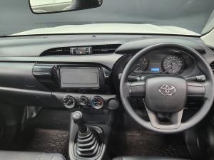 Toyota Hilux 2.0 single cab S (aircon) - Image 6