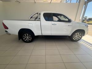 Toyota Hilux 2.8GD-6 Xtra cab 4x4 Legend 50 auto - Image 3
