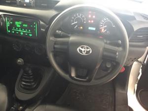 Toyota Hilux 2.0 single cab S - Image 6