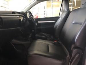 Toyota Hilux 2.0 single cab S - Image 7