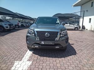 Nissan Navara 2.5DDTi double cab LE Plus - Image 4