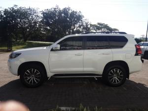 Toyota Prado VX-L 2.8GD automatic - Image 17