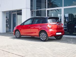 Toyota Etios hatch 1.5 Sport - Image 3