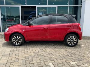 Toyota Etios hatch 1.5 Sport - Image 3