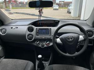 Toyota Etios hatch 1.5 Sport - Image 7