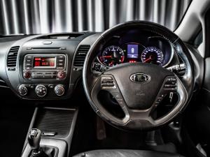 Kia Cerato hatch 2.0 EX - Image 10