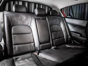 Kia Cerato hatch 2.0 EX - Image 11