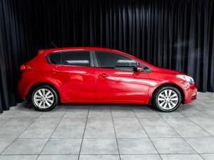 Kia Cerato hatch 2.0 EX - Image 3