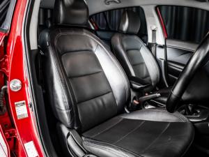 Kia Cerato hatch 2.0 EX - Image 7