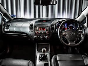 Kia Cerato hatch 2.0 EX - Image 8