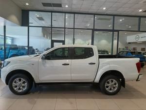 Nissan Navara 2.5DDTi double cab SE Plus 4x4 - Image 2