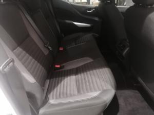 Nissan Navara 2.5DDTi double cab SE Plus 4x4 - Image 6