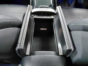 Mercedes-Benz C-Class C200 Avantgarde - Image 12