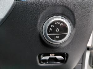 Mercedes-Benz C-Class C200 Avantgarde - Image 14