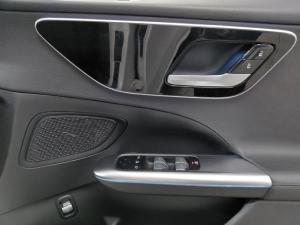 Mercedes-Benz C-Class C200 Avantgarde - Image 16
