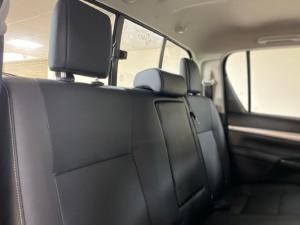 Toyota Hilux 2.8GD-6 double cab 4x4 Raider auto - Image 11
