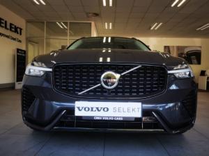 Volvo XC60 B5 AWD Essential - Image 2