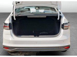 Volkswagen Polo sedan 1.6 auto - Image 4