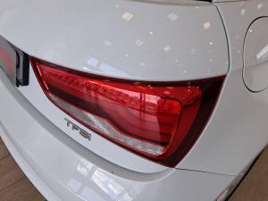 Audi A1 3-door 1.0TFSI S auto - Image 4
