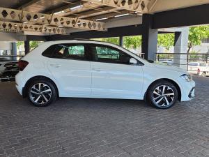 Volkswagen Polo hatch 1.0TSI Life manual - Image 9