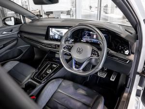 Volkswagen Golf R - Image 11