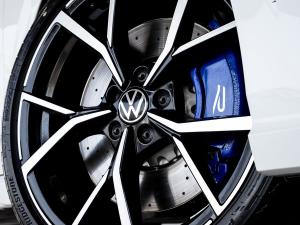 Volkswagen Golf R - Image 5