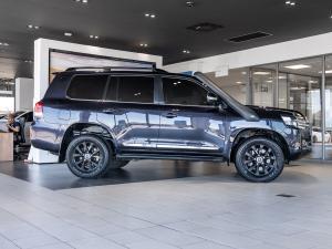 Toyota Land Cruiser 200 4.5D-4D V8 VX-R - Image 9