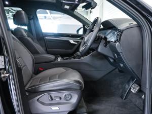 Volkswagen Touareg V6 TDI R-Line - Image 10