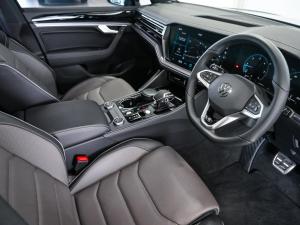 Volkswagen Touareg V6 TDI R-Line - Image 11