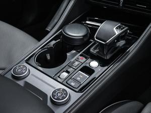 Volkswagen Touareg V6 TDI R-Line - Image 26