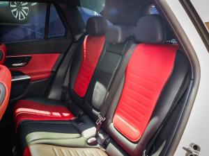 Mercedes-Benz GLC GLC300d 4Matic Avantgarde - Image 12