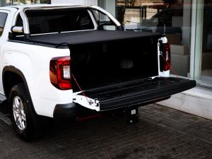 Volkswagen Amarok 2.0TDI double cab Life auto - Image 8