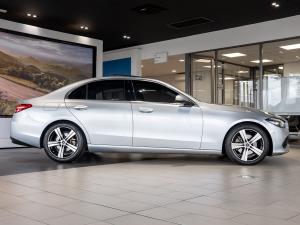 Mercedes-Benz C-Class C220d Avantgarde - Image 9