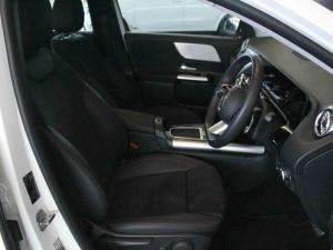 Mercedes-Benz GLA GLA200 Progressive - Image 11