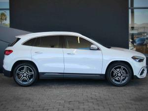 Mercedes-Benz GLA GLA200 Progressive - Image 4