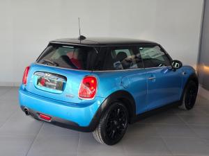 MINI Hatch Cooper Hatch 3-door auto - Image 2