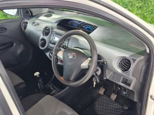 Toyota Etios hatch 1.5 Xs Sport - Image 17