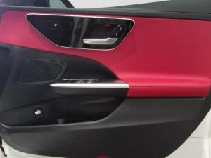 Mercedes-Benz C-Class C200 Avantgarde - Image 9