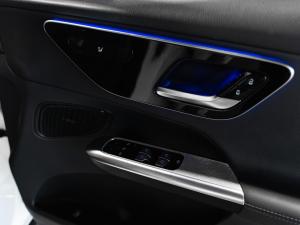 Mercedes-Benz GLC GLC300 4Matic Avantgarde - Image 11