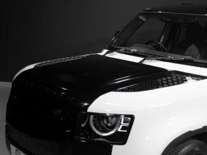 Land Rover Defender 110 D300 SE - Image 6